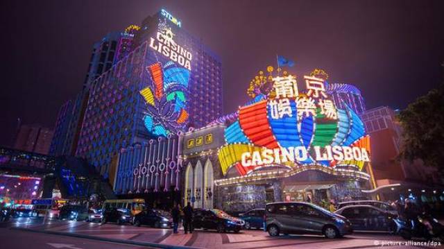 2043年，澳门彩免费资料新纪元—探索未来彩票资讯的智能APP2022澳门彩免费资料大全下载地址