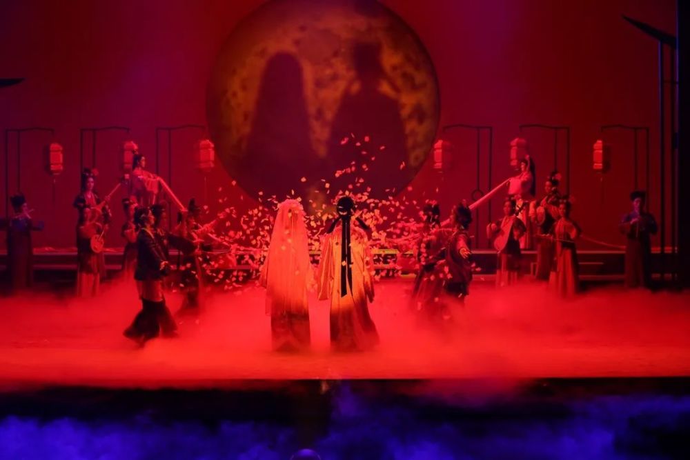 2046，新奥彩票的神秘之夜—揭秘今晚开奖号码背后的故事2024新奥今晚开什么2024年新澳113期开什幺码