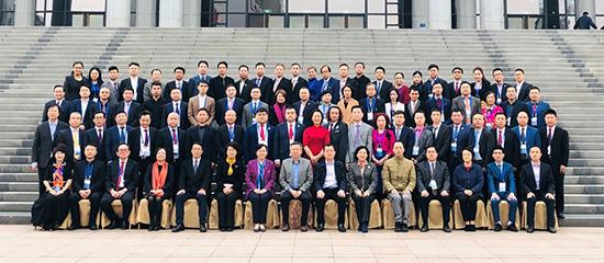 澳门六开论坛，最新消息资料查询指南与风险警示澳门六开论坛最新消息资料查询表格